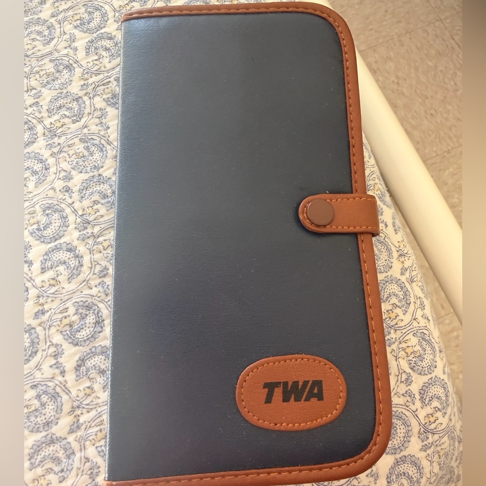 TWA Airlines Navy Travel Wallet Vintage 1980’s Passport/Ticket Holder EUC